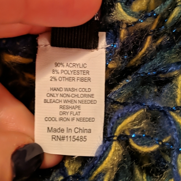 APT 9 Infinity Scarf - Picture 5 of 7